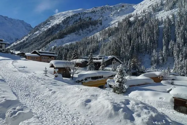 Üç Kişilik Oda, Balkon