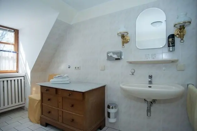 Basic Tek Büyük Yataklı Oda