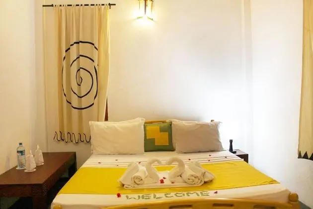 Luxury Tek Büyük Yataklı Oda, Özel Banyo, Bahçe Manzaralı