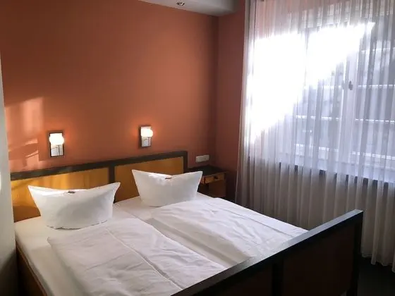 Premium Tek Büyük Yataklı Oda