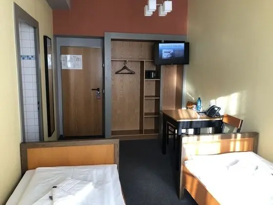 Standard Tek Büyük Yataklı Oda