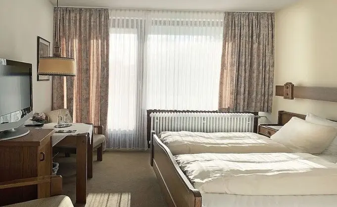 Classic Tek Büyük Yataklı Oda