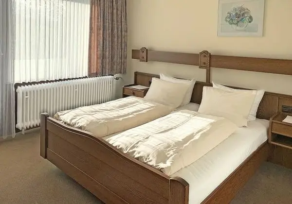 Classic Tek Büyük Yataklı Oda