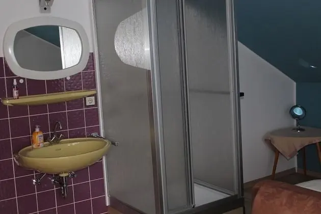 Tek Büyük veya İki Ayrı Yataklı Oda, Özel Banyo