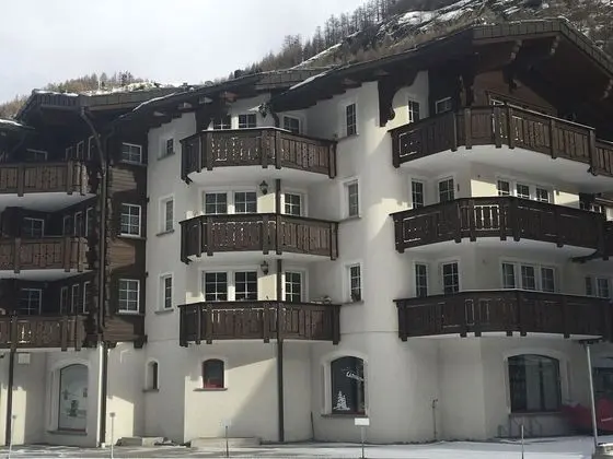 Ev