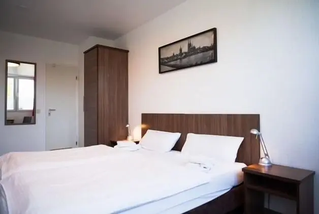 Tek Büyük veya İki Ayrı Yataklı Oda, Banyolu/Duşlu (DBL/TWN)