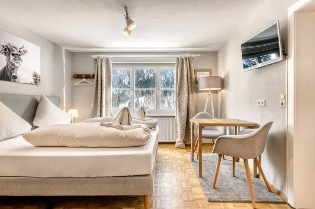 House (incl. Cleaning Fee, Laundry Package & City Tax)