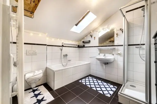 House (incl. Cleaning Fee, Laundry Package & City Tax)
