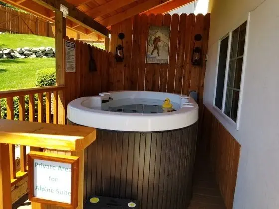 Luxury Oda, Sıcak Su Havuzu, Nehir Manzaralı (Alpine Suite)