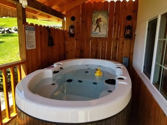 Luxury Oda, Sıcak Su Havuzu, Nehir Manzaralı (Alpine Suite)
