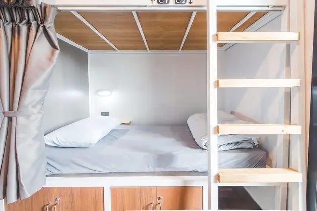 8 Beds Mixed Dormitory