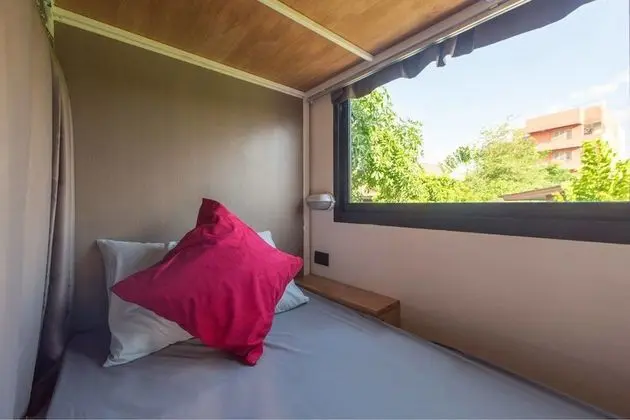8 Beds Mixed Dormitory