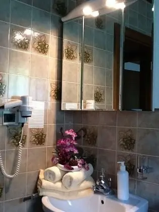 Üç Kişilik Oda