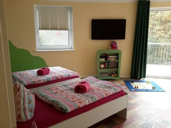 Family Ev, Engellilere Uygun, Kanal Manzaralı (Haus Karola)