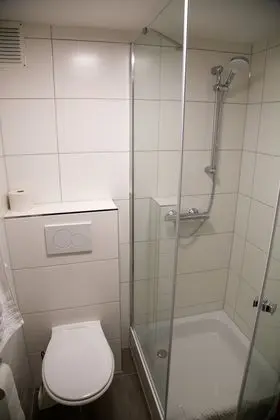 Basic Tek Büyük Yataklı Oda