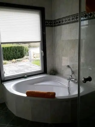 Ev, Özel Banyo, Göl Manzaralı (Haus Kathrin)