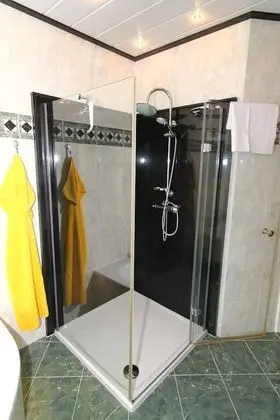 Ev, Özel Banyo, Göl Manzaralı (Haus Kathrin)
