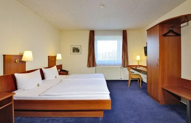 Business Tek Büyük Yataklı Oda