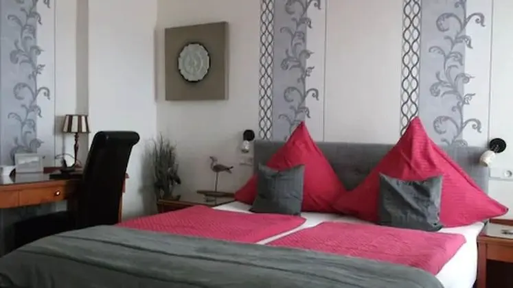 Classic Tek Büyük Yataklı Oda