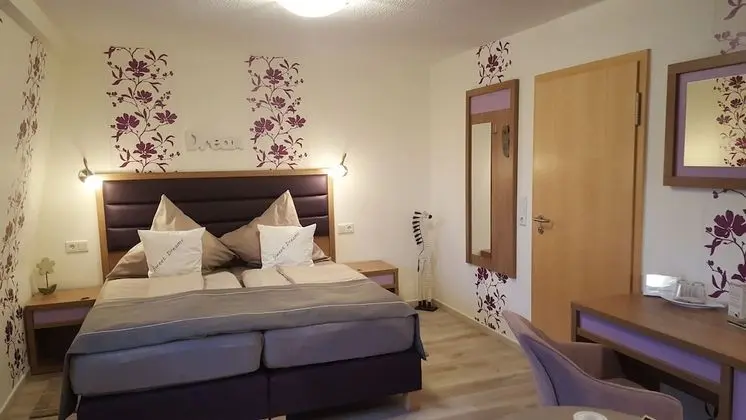 Classic Tek Büyük Yataklı Oda