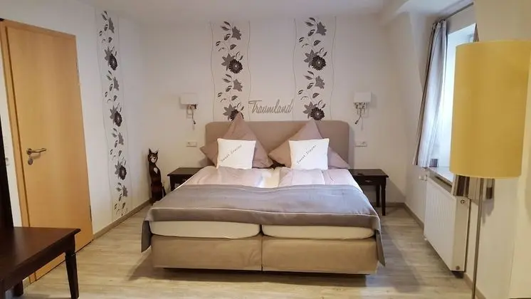 Classic Tek Büyük Yataklı Oda