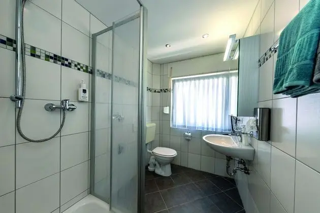 Business Tek Büyük veya İki Ayrı Yataklı Oda