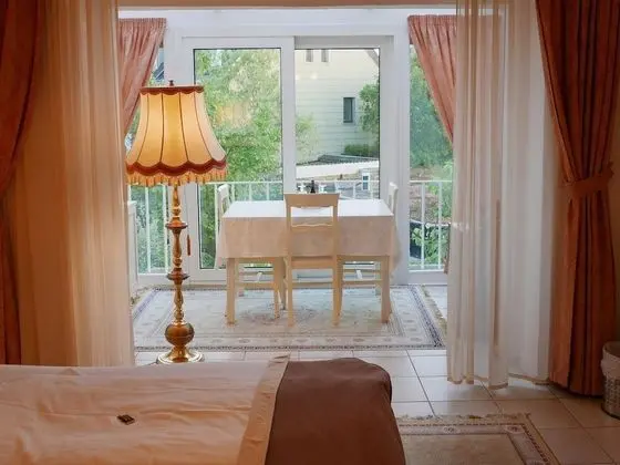 Tek Büyük Yataklı Oda, Özel Banyo (mit Wintergarten )