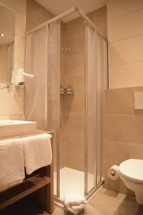 Standard Tek Büyük Yataklı Oda, Balkon, Dağ Manzaralı