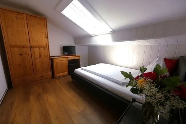 Basic Oda, 1 Tek Kişilik Yatak