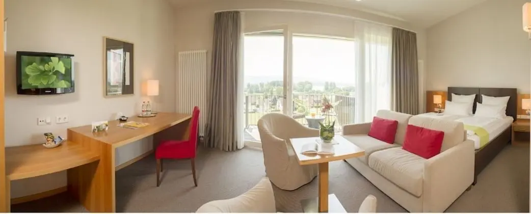 Superior Tek Büyük Yataklı Oda, Balkon, Göl Manzaralı