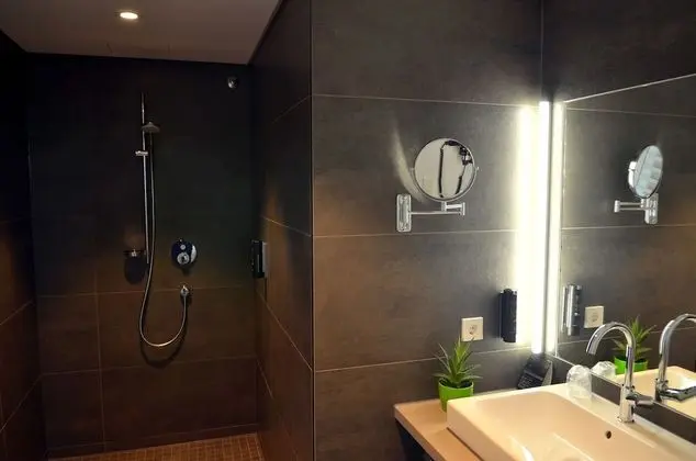Superior Tek Büyük Yataklı Oda, Balkon, Göl Manzaralı
