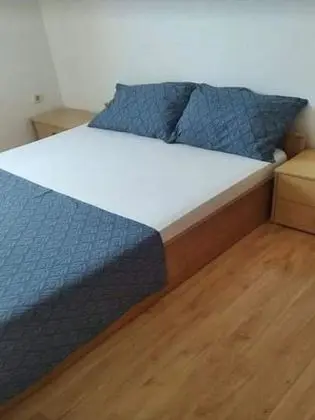 Ev (Four Bedroom Holiday Home with Terrac)