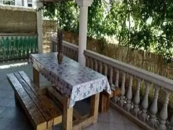 Ev (Four Bedroom Holiday Home with Terrac)