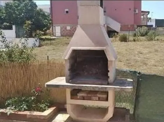 Ev (Four Bedroom Holiday Home with Terrac)