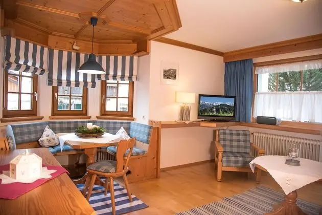 Traditional Daire, 1 Yatak Odası, Dağ Manzaralı, Bahçeli (101 | murmeleBAU)