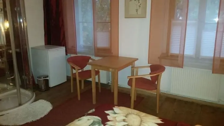 Tek Büyük Yataklı Oda (Westzimmer)