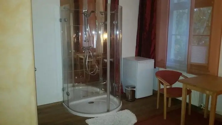 Tek Büyük Yataklı Oda (Westzimmer)