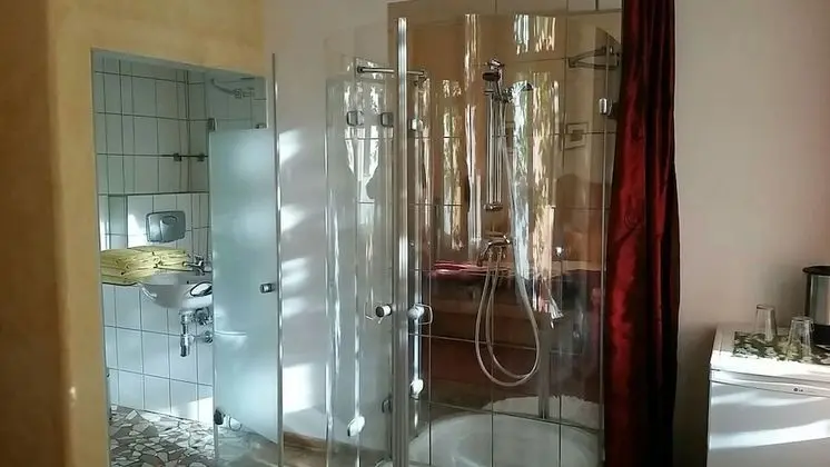 Tek Büyük Yataklı Oda (Westzimmer)
