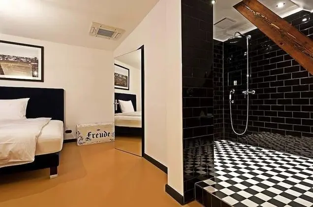Comfort Tek Büyük Yataklı Oda