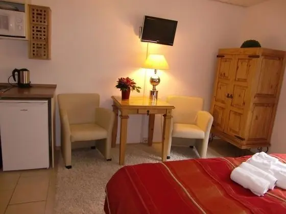 Büyük Yataklı Tek Kişilik Oda
