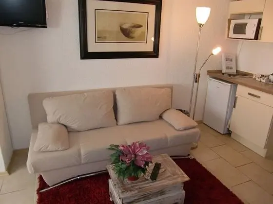 Family Oda (Small Family Room)