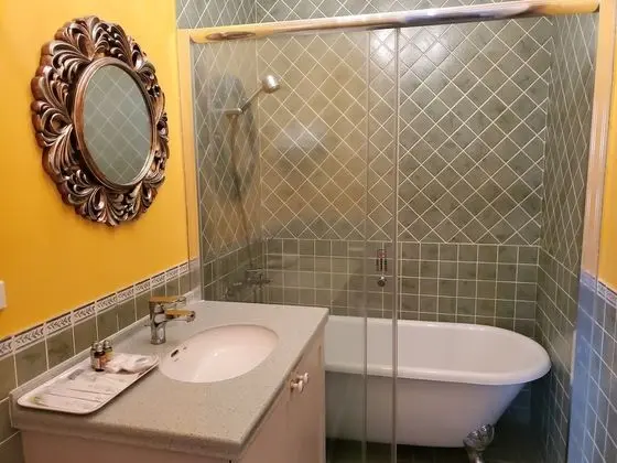 Standard Tek Büyük Yataklı Oda