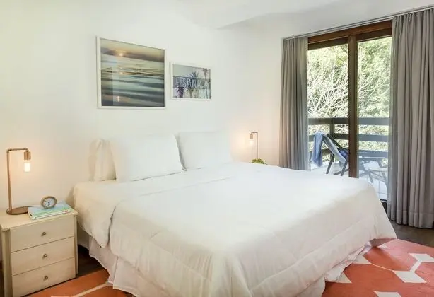 Oda, Havuz Manzaralı