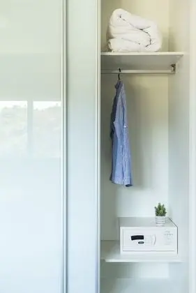 Oda, Havuz Manzaralı