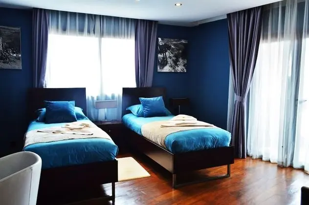 Comfort Tek Büyük veya İki Ayrı Yataklı Oda