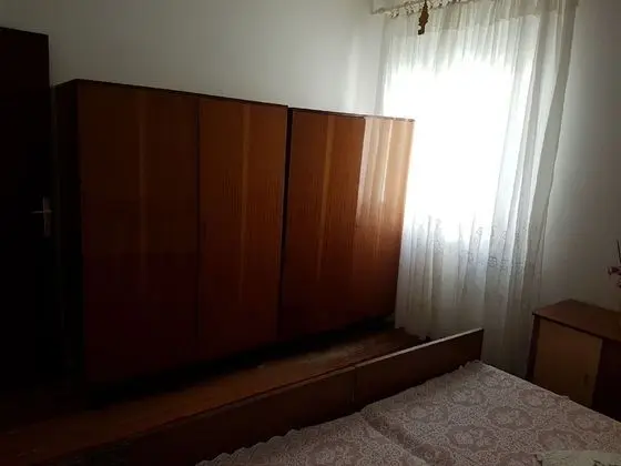Tek Büyük Yataklı Oda, Ortak Banyo (1)