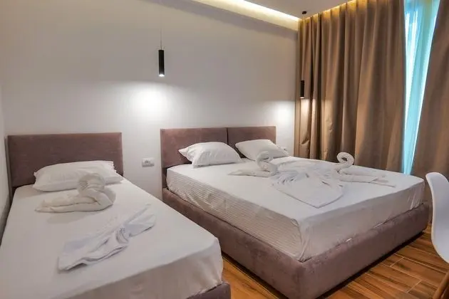 Üç Kişilik Oda, Deniz Manzaralı