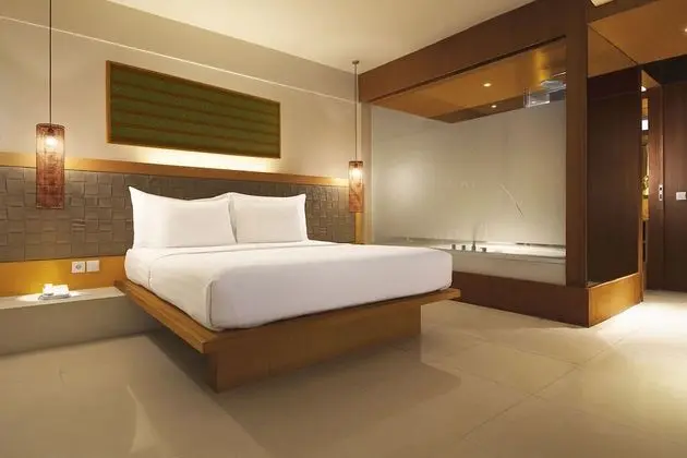 Süit, 2 Yatak Odası, Balkon, Havuz Manzaralı
