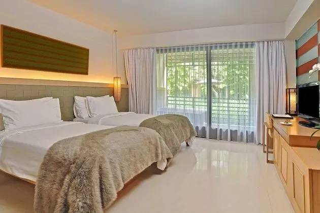 Süit, 2 Yatak Odası, Balkon, Havuz Manzaralı