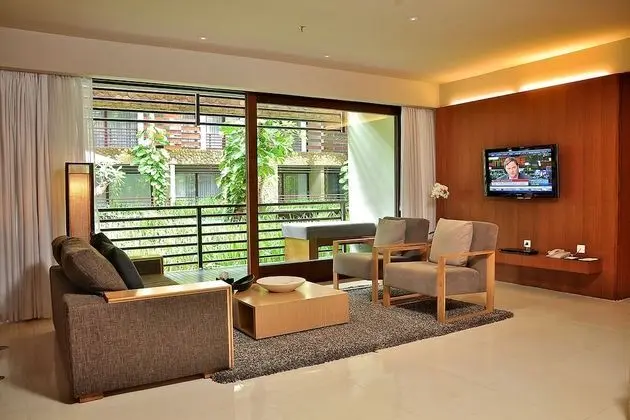Süit, 2 Yatak Odası, Balkon, Havuz Manzaralı